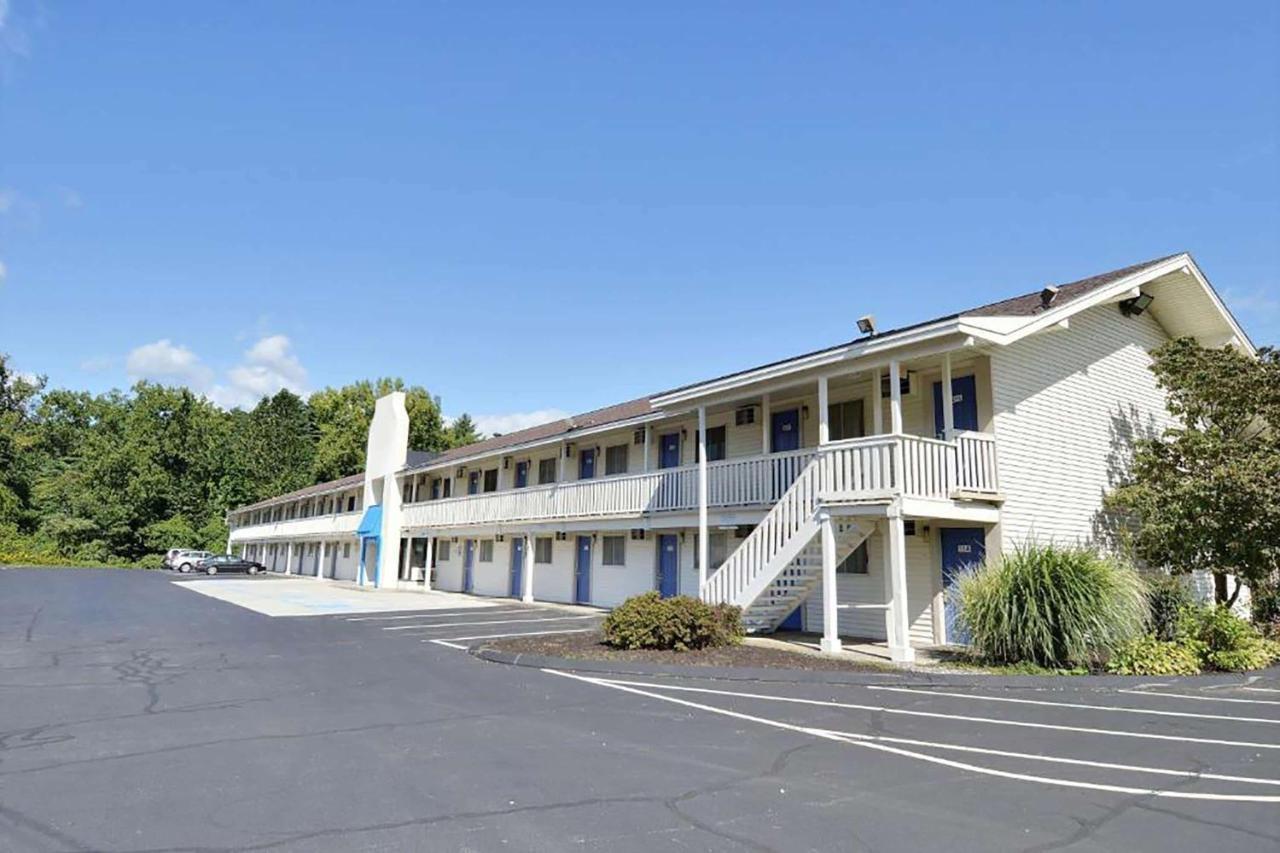 Travelodge By Wyndham Brattleboro Vt Exterior foto