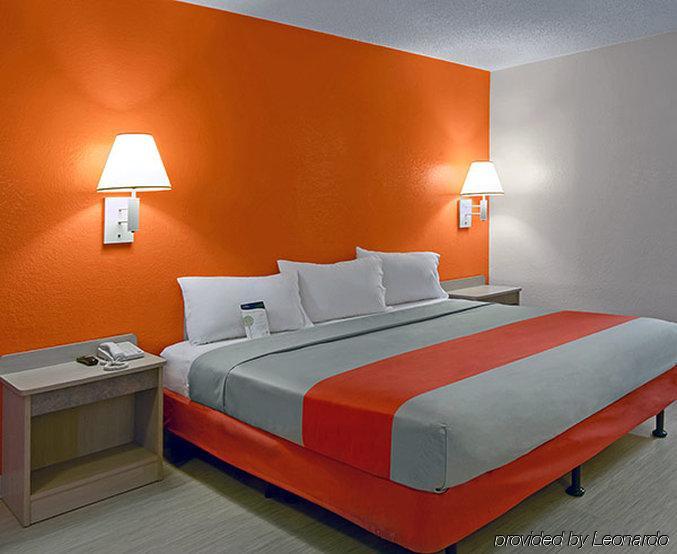 Travelodge By Wyndham Brattleboro Vt Exterior foto