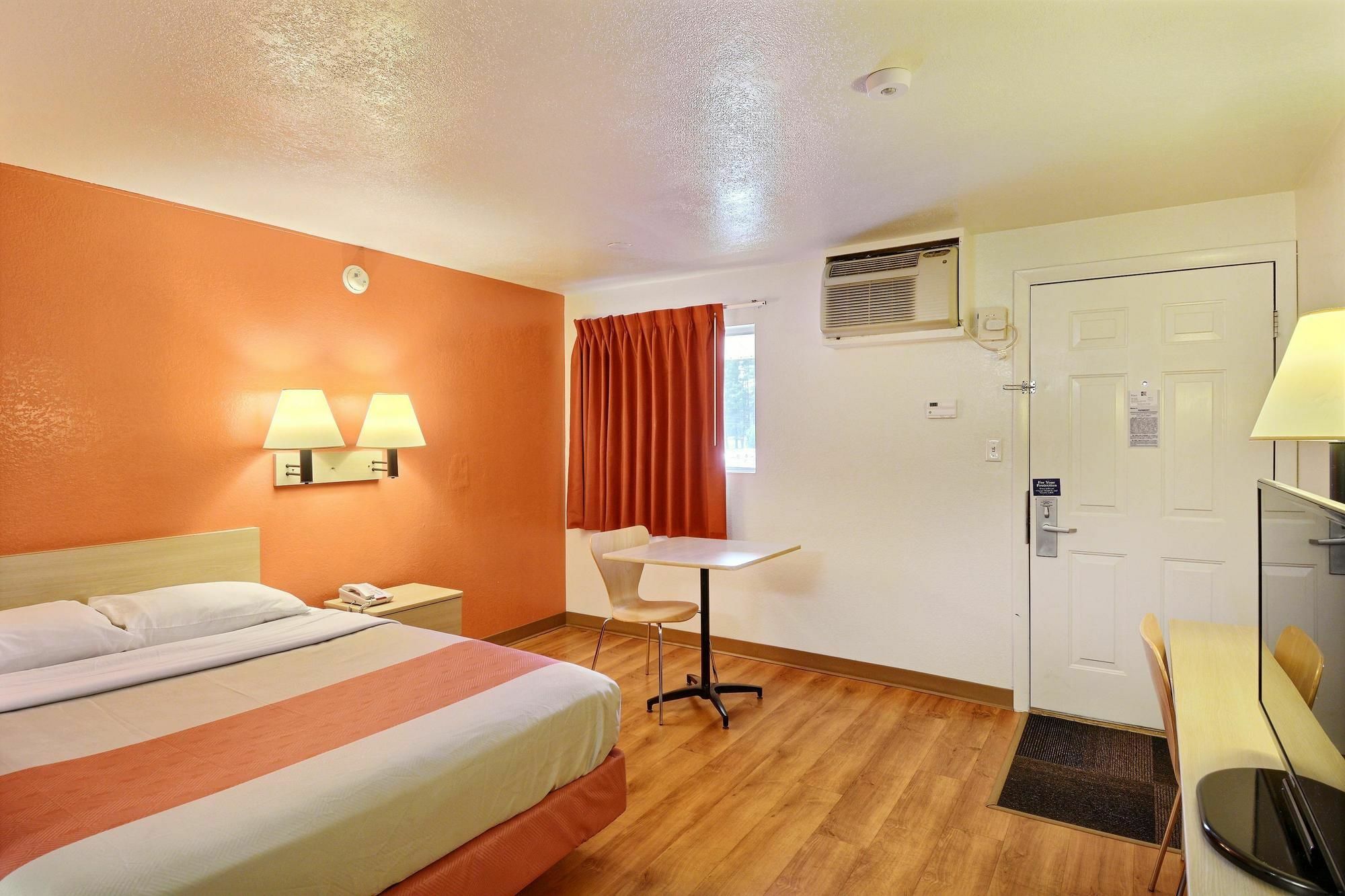 Travelodge By Wyndham Brattleboro Vt Exterior foto